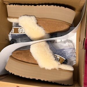 UGG Funkette Slippers